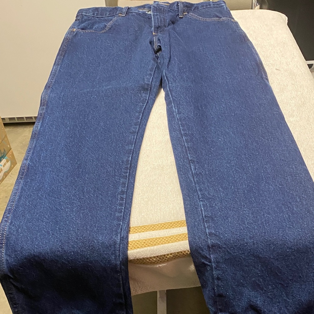 Rustler Men's Classic Blue Straight Jeans